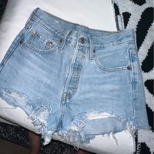 Levi’s short